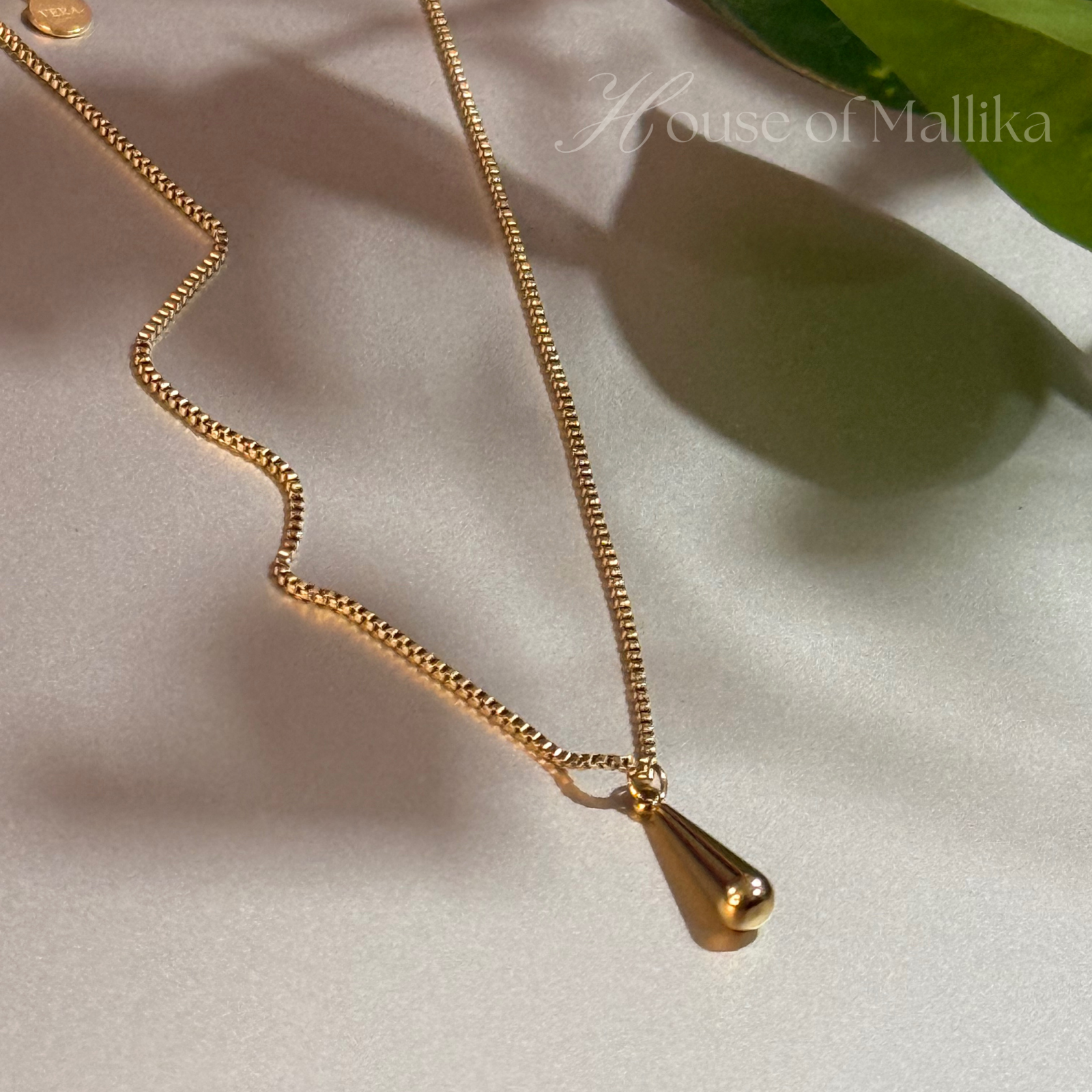Soft Glow Drop Necklace - 18k Gold Plated