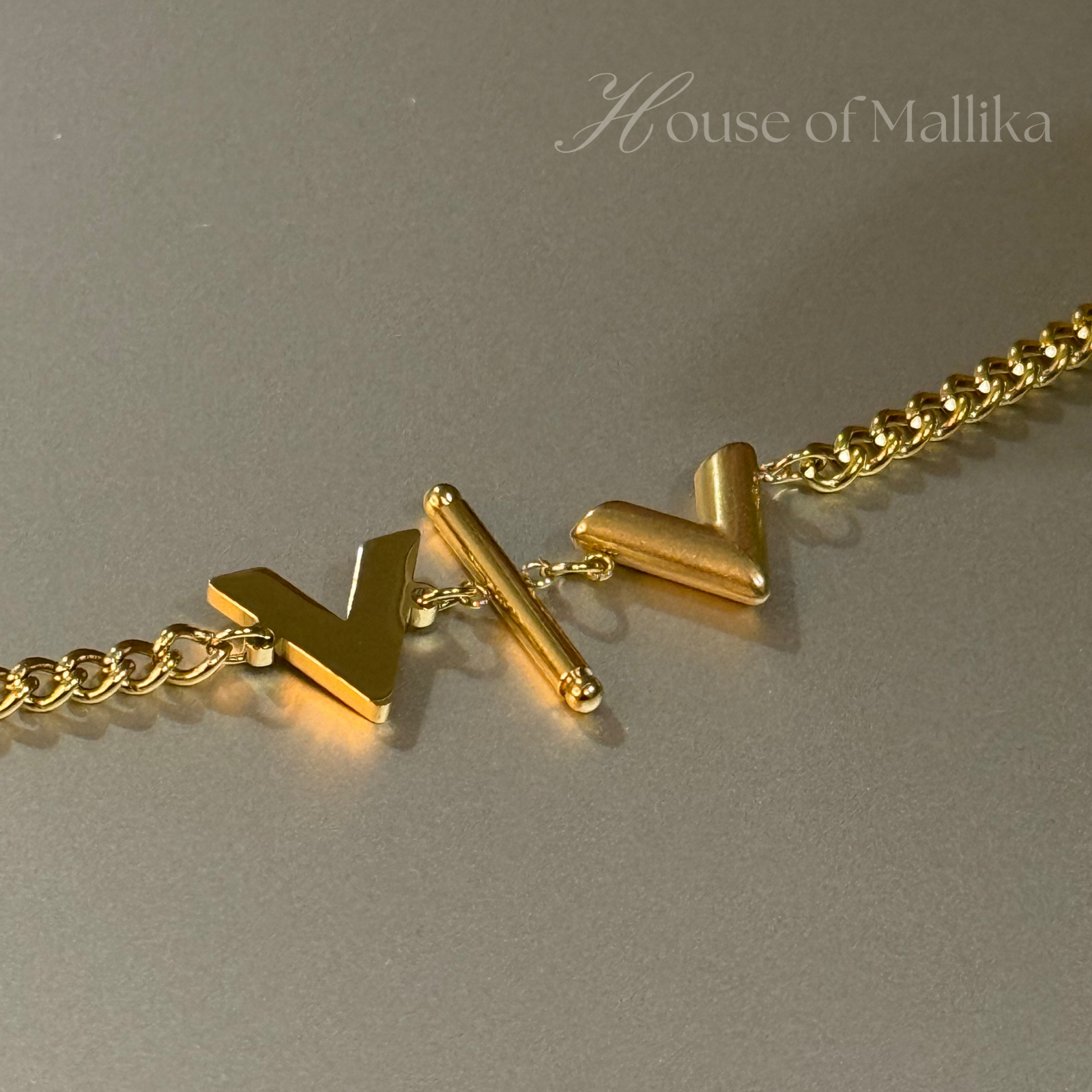 Heartline Toggle Bracelet - 18k Gold Plated