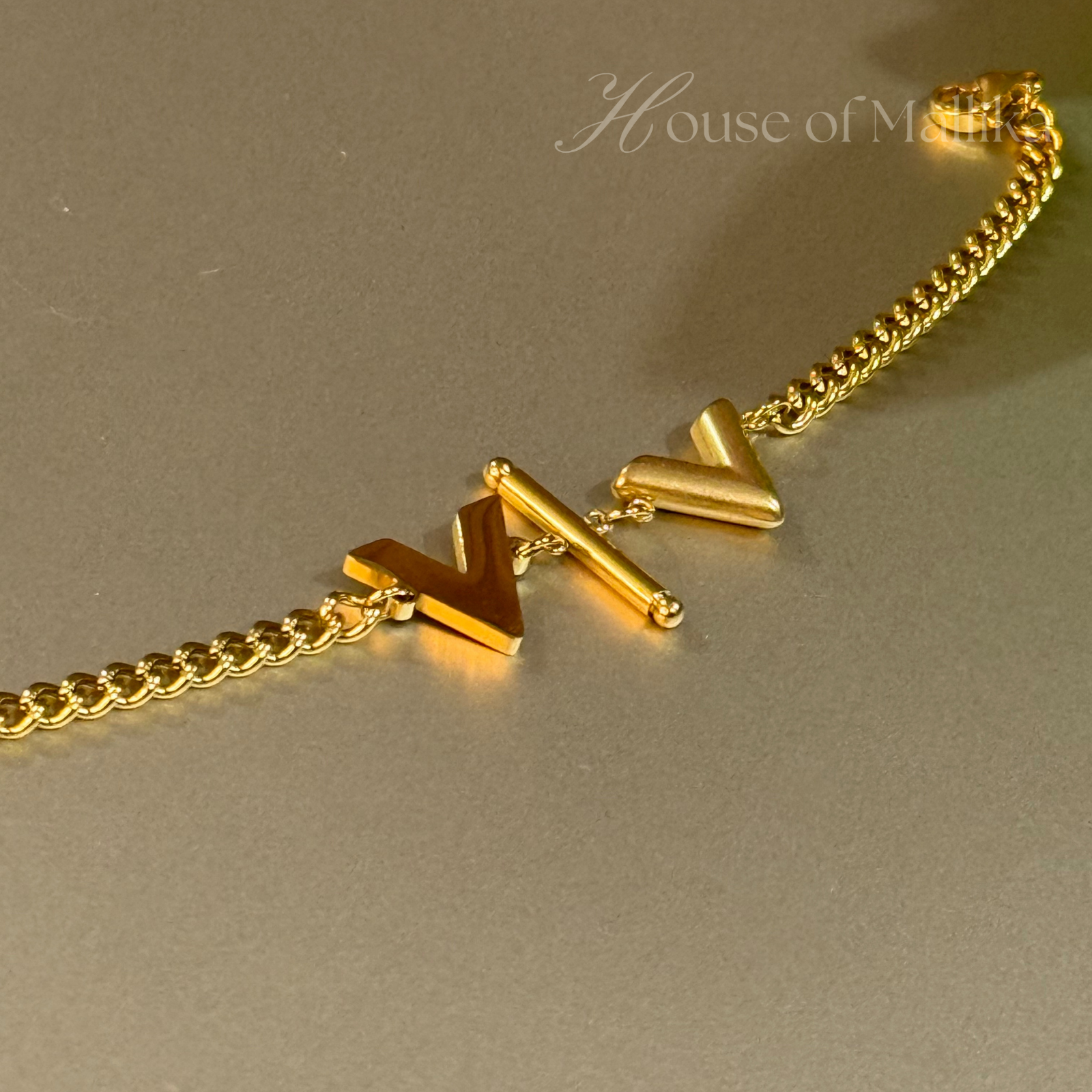 Heartline Toggle Bracelet - 18k Gold Plated