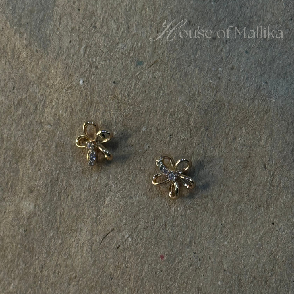 Bloom Kiss Studs Earring - 18k Gold Plated