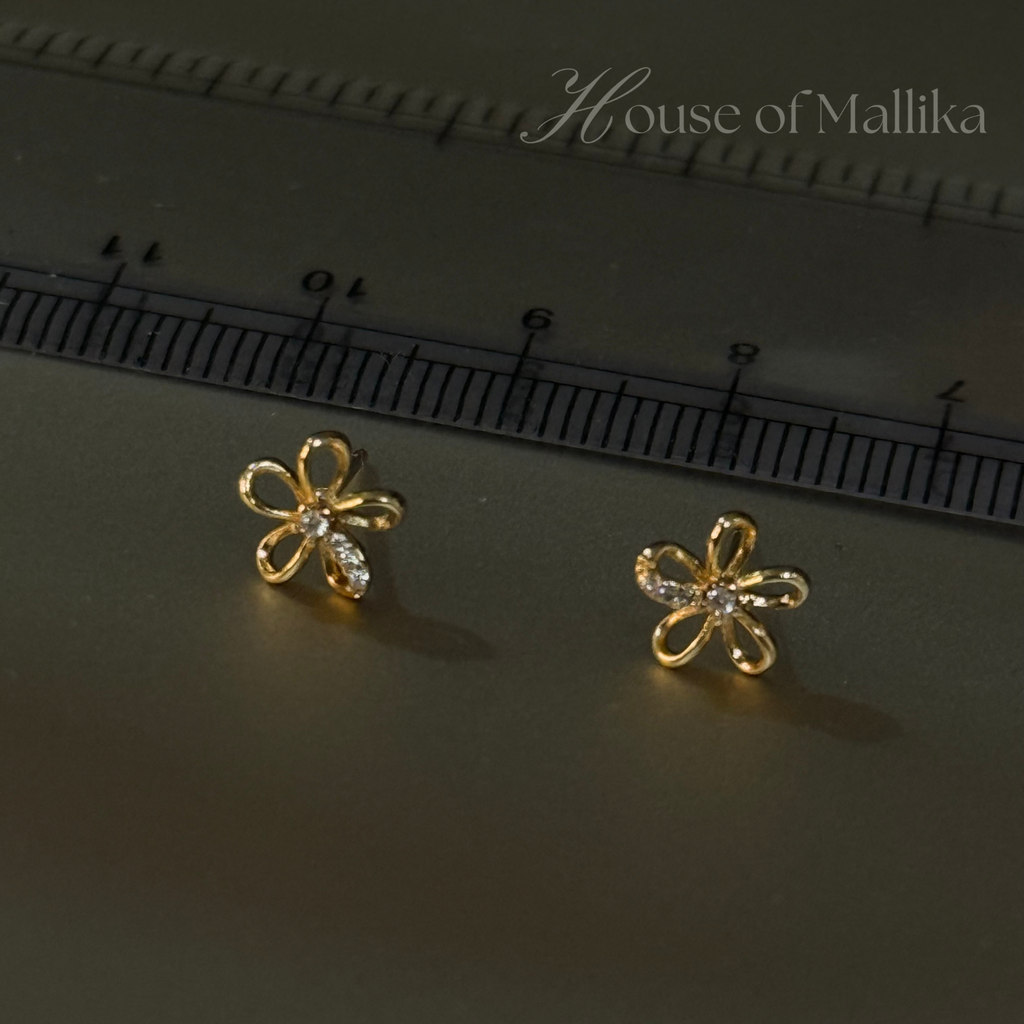 Bloom Kiss Studs Earring - 18k Gold Plated