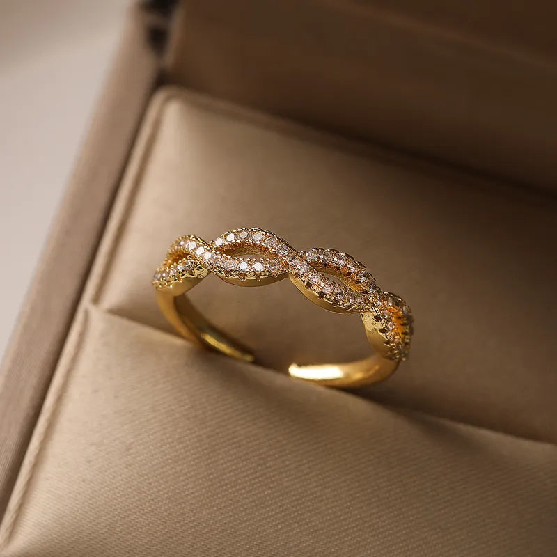 Twilight Twist Ring - 18k Gold Plated